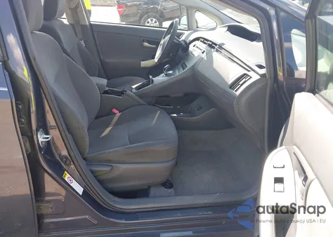 2010 Toyota Prius Iii z USA, uszkodzony, nr VIN JTDKN3DU7A0217460